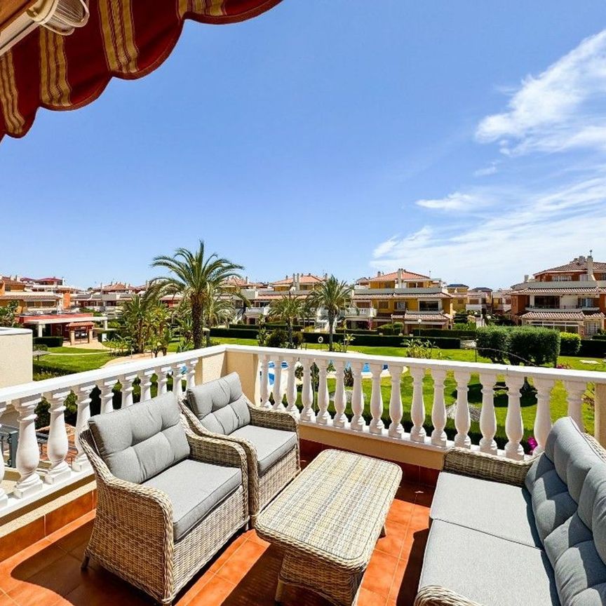 Alquiler de ático en Avenida de California - Photo 1