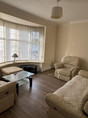 4 bedroom semi-detached house to rent - Photo 1