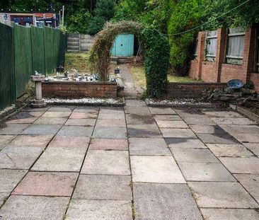 Elwell Crescent, Dudley, West Midlands, DY1 - Photo 2