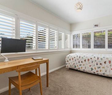 Immaculate 3 bedroom 2 bathroom home - Photo 5