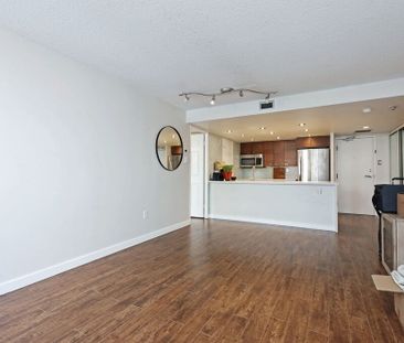 701 King St W #301 - Photo 5