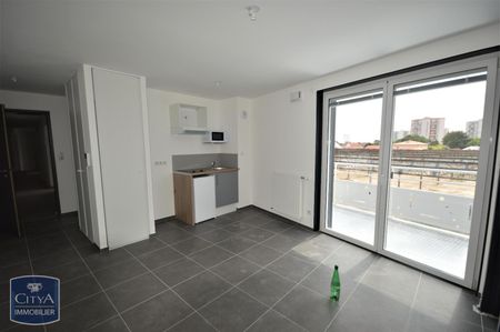 Location Appartement 1 pièce 29m² CHOLET 49300 - Photo 4