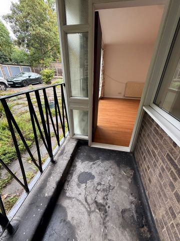 2 Bed Flat, Lavenham Court, SW15 - Photo 5
