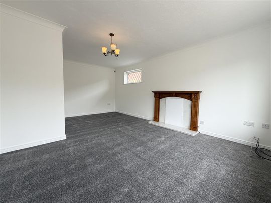 Laurelbanks, Heswall - Photo 1
