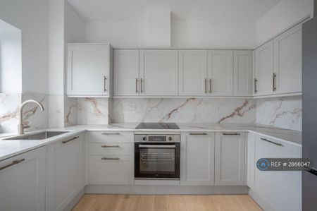 2 bedroom flat to rent - Photo 5