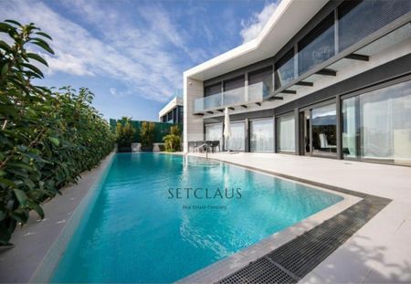 Barcelona, Catalonia 08329 - Photo 3