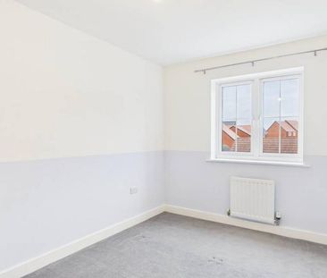 4 bedroom semi-detached house to rent - Photo 1