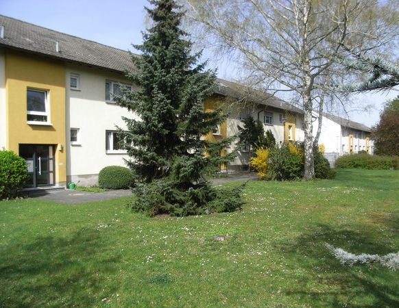 2 Zimmer, Küche, Bad, Terrasse, EG rechts - Foto 1