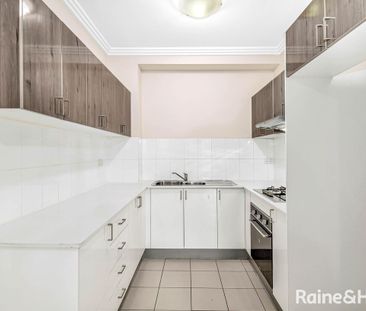 Open & Spacious Apartment - Photo 4