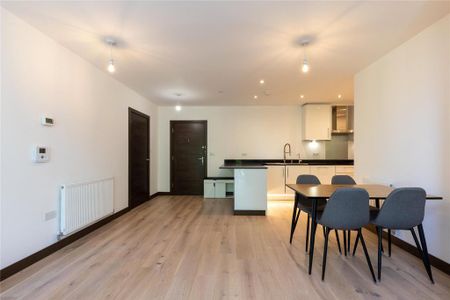 2 bedroom apartment to rent - Photo 2