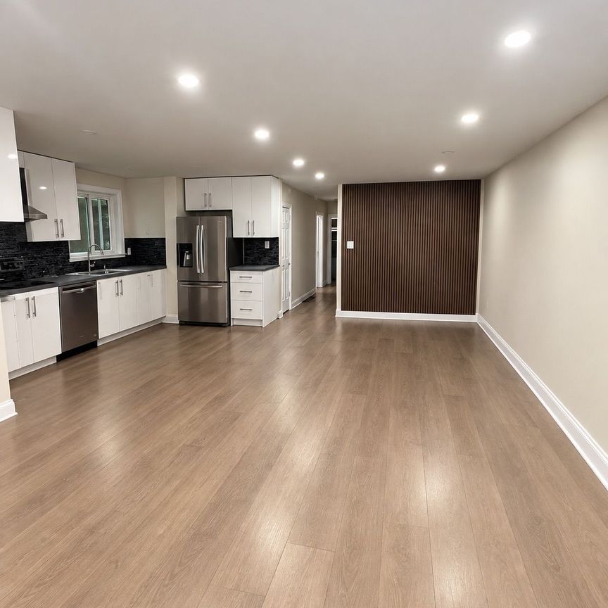 For Lease - 235 Penn Avenue, Newmarket, Ontario - Photo 1