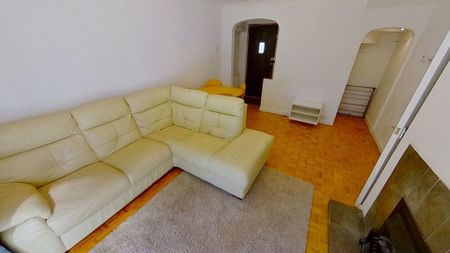 4 bedroom semi-detached house to rent - Photo 2