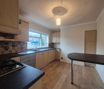 3 bedroom semi-detached house to rent - Photo 5