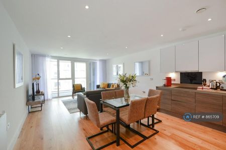 3 bedroom flat to rent - Photo 2