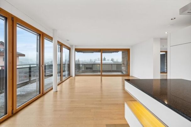 Live Hoch2 in this beautiful attic apartment - Foto 1