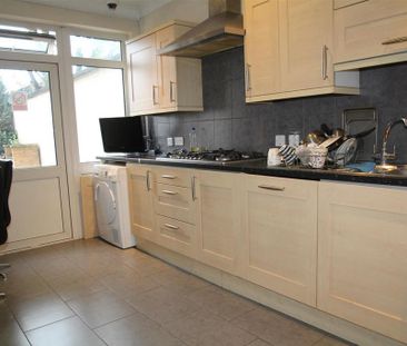 1 bedroom in a house share to rent - Photo 5