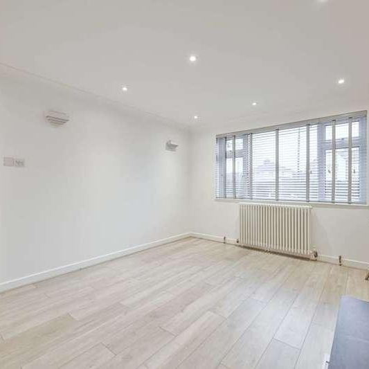 Sweet Briar Grove, Edmonton, N9 - Photo 1