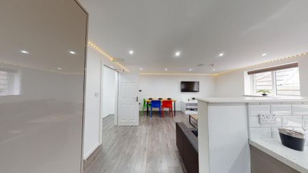 7 bedroom flat to rent - Photo 3