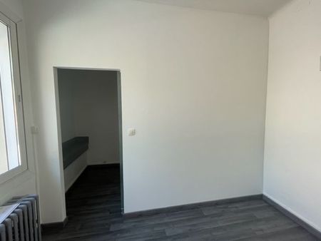 Location Maison 5 pièces 100m² PEROLS 34470 - Photo 5
