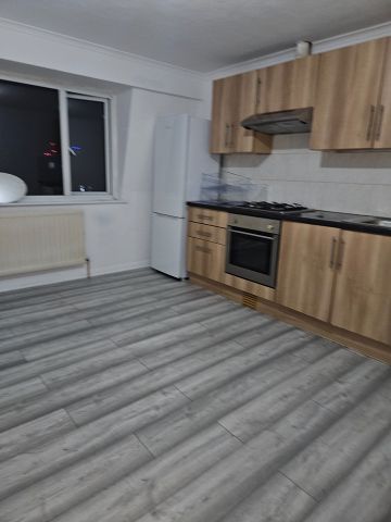 1 Bed Flat, Custom House, E16 - Photo 5