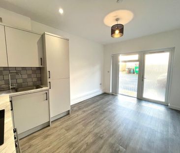 Cowbridge Road East, Cardiff, Canton - Photo 3