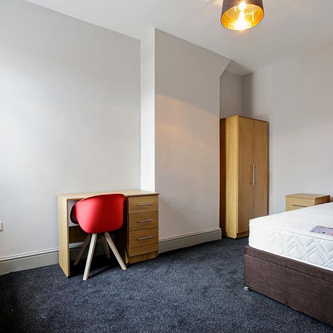4 bedroom terraced house to rent - Photo 1