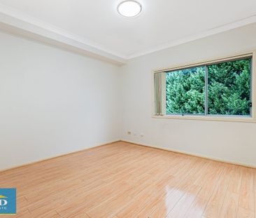 Spacious 2 Bedroom Unit. Modern Interior with 2 Large Bedrooms. 2 B... - Photo 3