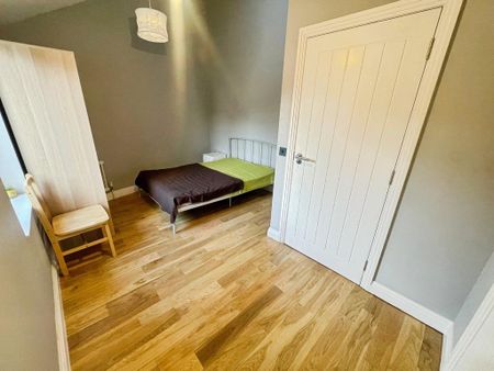 3 bedroom end of terrace house to rent - Photo 3