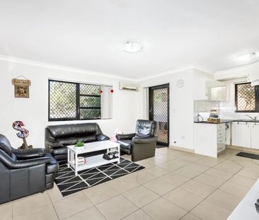 Full-brick, 2 Bedroom Apartment In A Superb Location - Photo 1