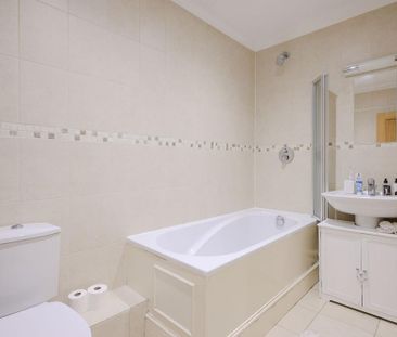 2 bedroom maisonette to rent - Photo 6