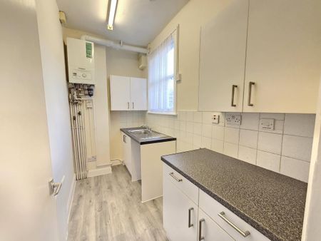 1 bedroom flat to rent - Photo 2