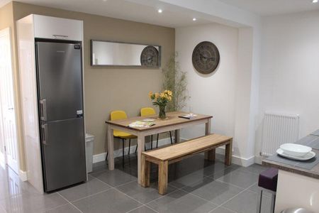 6 bedroom house of multiple occupation to rent - Photo 2
