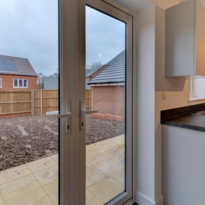 3 bedroom semi-detached house to rent - Photo 1