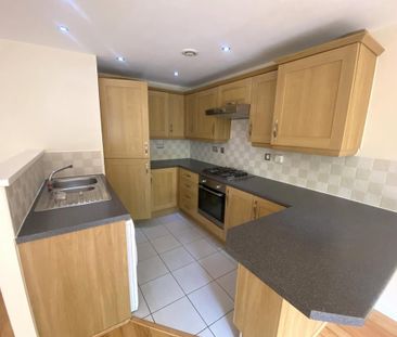 2 bedroom flat to rent - Photo 4