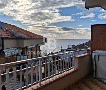 Appartamento in Affitto a Acireale - Photo 2