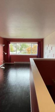 Cozy 3-Bedroom Suite Near UVic – $1850 + Utilities - Photo 1