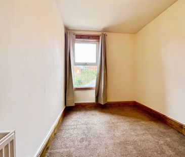 3 bedroom Mid Terraced House to let - Photo 4