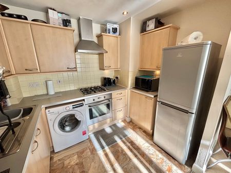 Chaucer Court, East Reach, Taunton - Photo 3