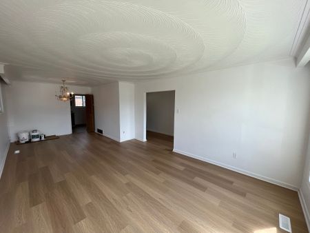 For Lease - 94 Pleasant View Drive Unit# Upper, Toronto, Ontario - Photo 3