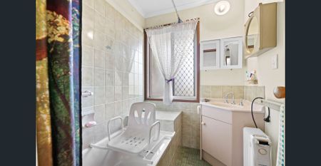 Family Home in Prime Thornlands Location - Photo 2