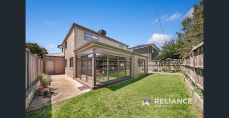 Large Family Home in Prime Point Cook Location - Photo 5