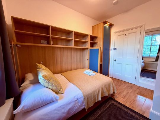 Flat 316 Fulham Palace Road, Fulham W6 9HH - Photo 1