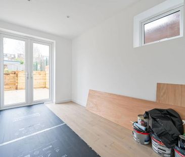 5 bedroom semi-detached house to rent - Photo 2