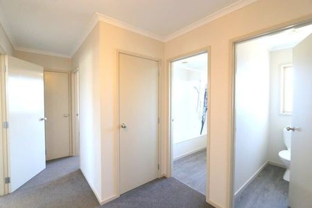 Tisbury, 4 bedrooms, $650 pw - Photo 5