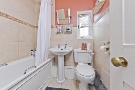 Ellerton Road, Surbiton, KT6 - Photo 5