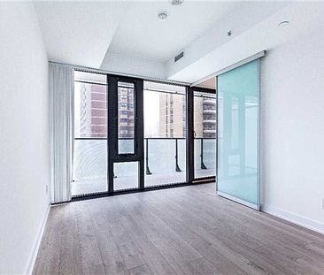 Beautiful and Spacious 1-Bedroom + Den Unit for Rent in Yonge and Eglinton! - Photo 6