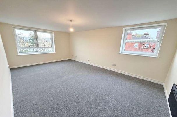 Kingmere, South Terrace, Littlehampton, BN17 - Photo 1