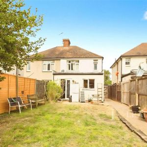 House share to rent - Photo 2