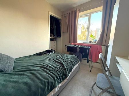 2 bedroom maisonette to rent - Photo 4