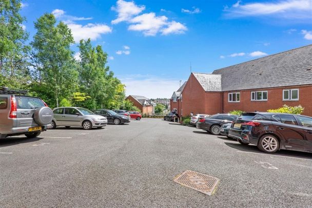 2 BED Apartment To rent - Photo 1